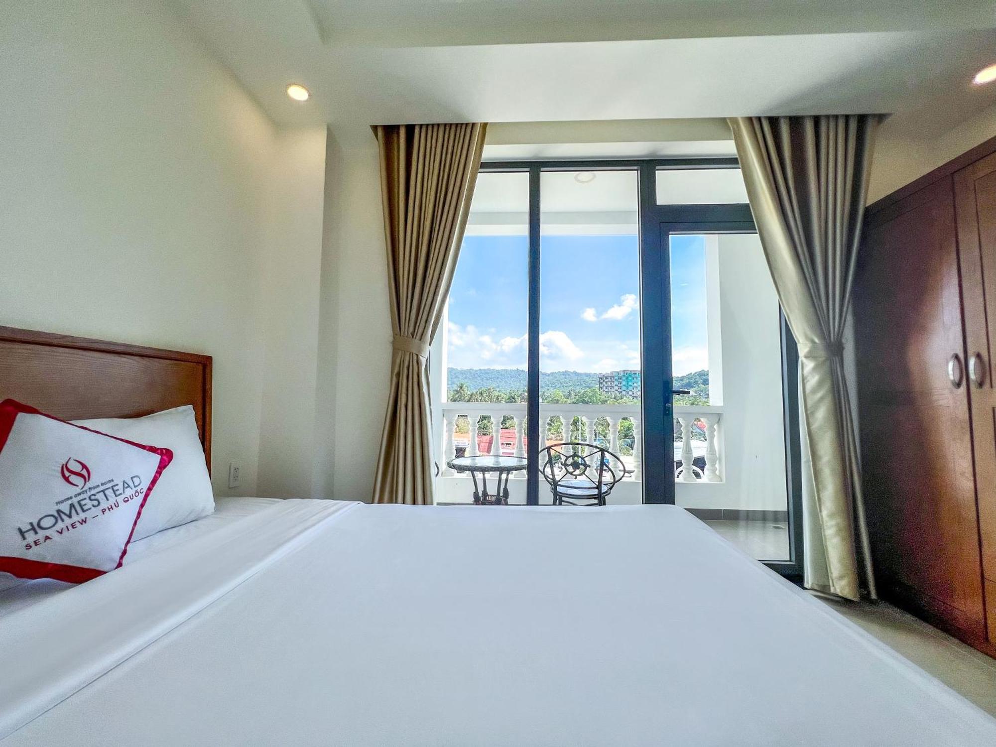 Homestead Seaview 3* Phú Quốc